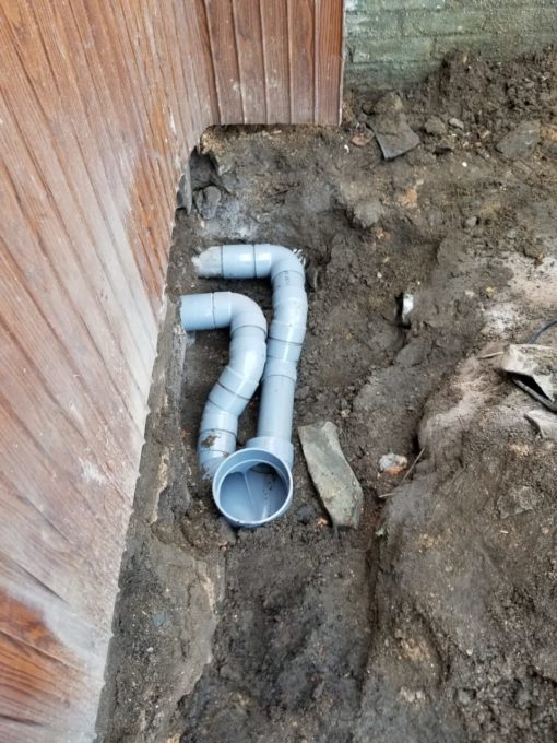 画像：Ｉ様邸　隣家の排水配管切替中