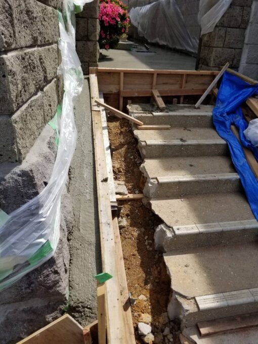 画像：K様邸　階段側面立上り　コンクリート打設後の写真