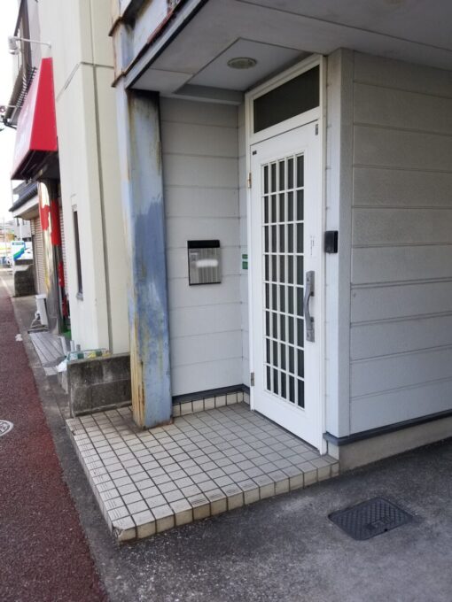 画像：A様　玄関廻り　工事前