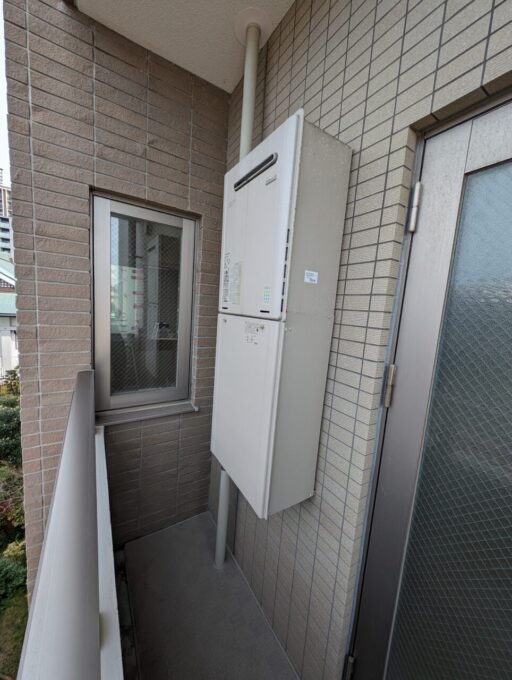 画像：K様邸　給湯器　施工前の写真