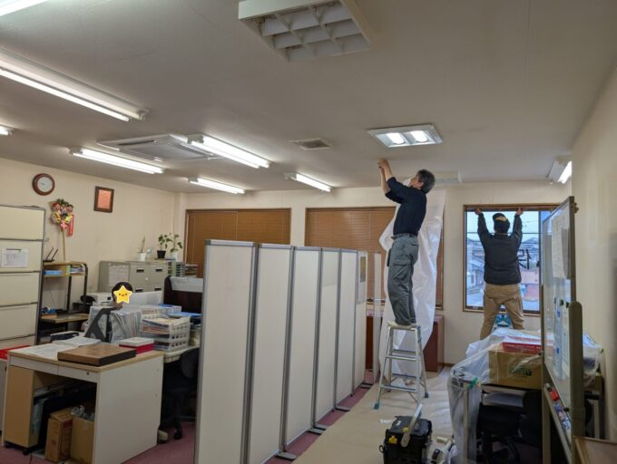 画像：A様事務所内装　工事前（工事開始後）の写真