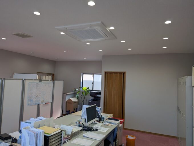 画像：Ａ様事務所入口側　工事後の写真