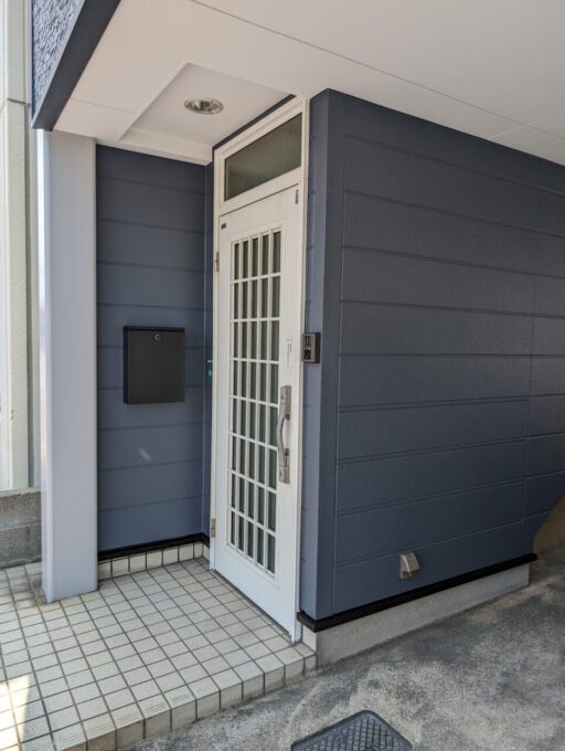 画像：A様事務所　玄関ドア工事前の写真