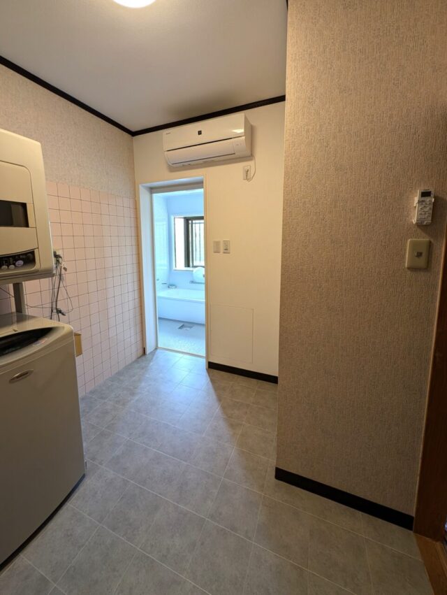 画像：O様邸　洗面脱衣室　浴室側の工事後の写真