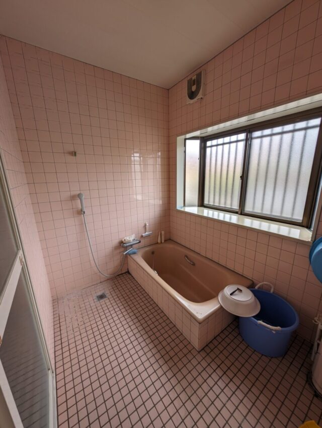 画像：O様邸　浴室工事前の写真