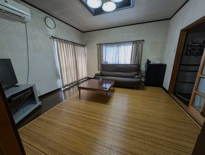 画像：O様邸　リビング工事前の写真