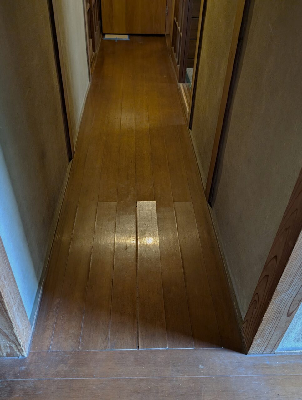 画像：U様邸　廊下施工前の写真