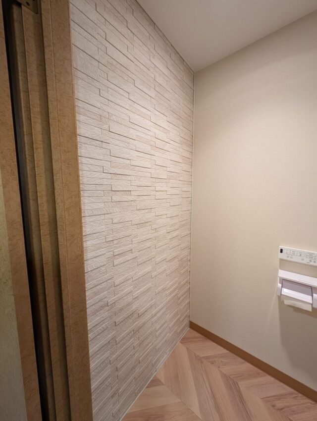 画像：Ｏ様邸　トイレ壁（エコカラット）工事後の写真