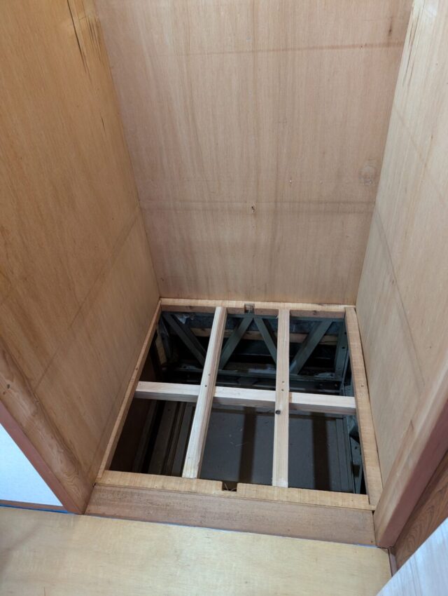 画像：Ｉ様邸　クローゼット内床下地工事中の写真