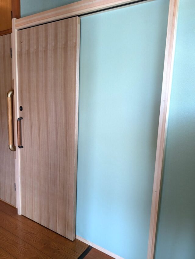 画像：O様邸　トイレドア工事後の写真