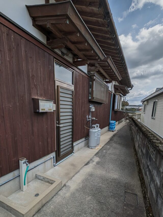 画像：O様邸　勝手口　工事前の写真